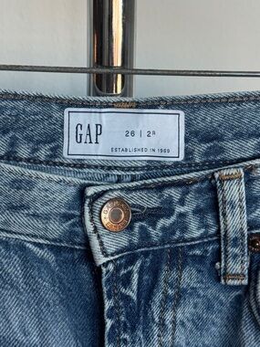 GAP Barrel Cut Women's Jeans in Vintage Blue Wash
